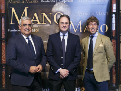Escribano y Ramírez de Arellano explican los vínculos entre el toreo y la afición en Cajasol
