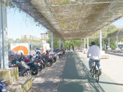 Las Pérgolas EXPO una opción probada, que funciona, para dar sombra y confort climático al Paseo de Marqués de Contadero, Sevilla.