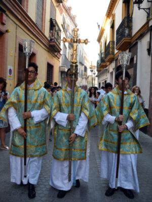 La procesión de la Réplica de la 	Macarena partió del nº 27 de la calle Parra.