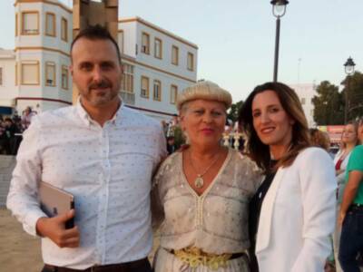 Chipiona dio la bienvenida al verano con la inauguración de las playas y la tradicional izada de banderas