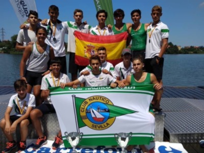 El Club Náutico, campeón de la Liga Nacional de sprint de piragüismo