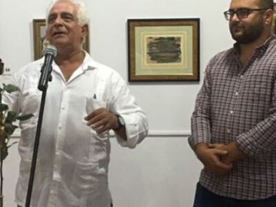 Miguel Caiceo muestra en el Chusco sus pinturas y collages con el nombre 'Luz de vanguardia'