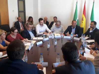 Gómez de Celis informa a los alcaldes sobre el estado de las obras del desdoble de la N-IV y el peaje de la AP-4