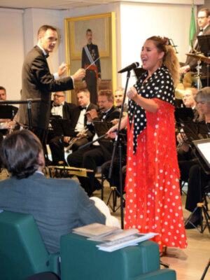 Laura Gallego cantó en el concierto de la Caja Rural del  Sur de Sevilla.