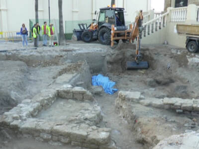 La Intervención Arqueológica del Humilladero deja al descubierto varias tumbas que serán excavadas próximamente