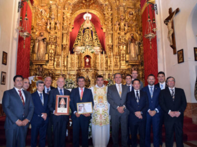 Peregrinación a la Capilla de la Esperanza de Triana por el pueblo de Villaverde del Río para  obtener la indulgencia plenaria.