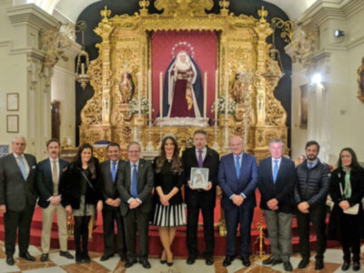 En la Capilla de la Hermandad de la Estrella, ha tenido lugar la coronación de la Estrella de la Ilusión 2019 ante la Virgen de la Estrella.