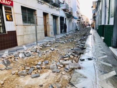 El Ayuntamiento de Chipiona acomete la segunda fase de la reurbanización de la calle Isaac Peral