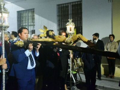 Procesión de traslado de los titulares de la Hermandad de la Vera-cruz de Alcalá del Río..