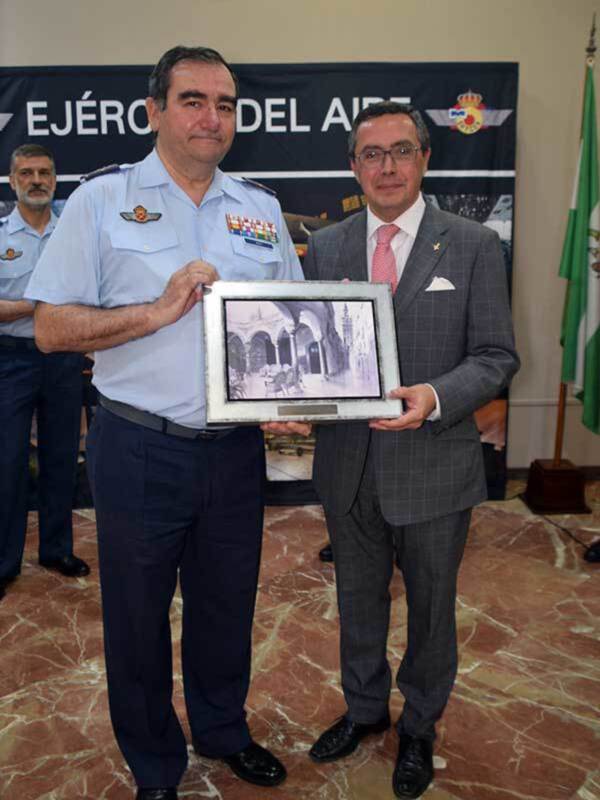 Entrega de reconocimiento en el Ejército del Aire, con imagen histórica del Palacio de la Aeronáutica.