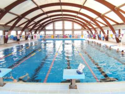 La piscina municipal de Chipiona reabre tras la finalización de los dos proyectos de mejora