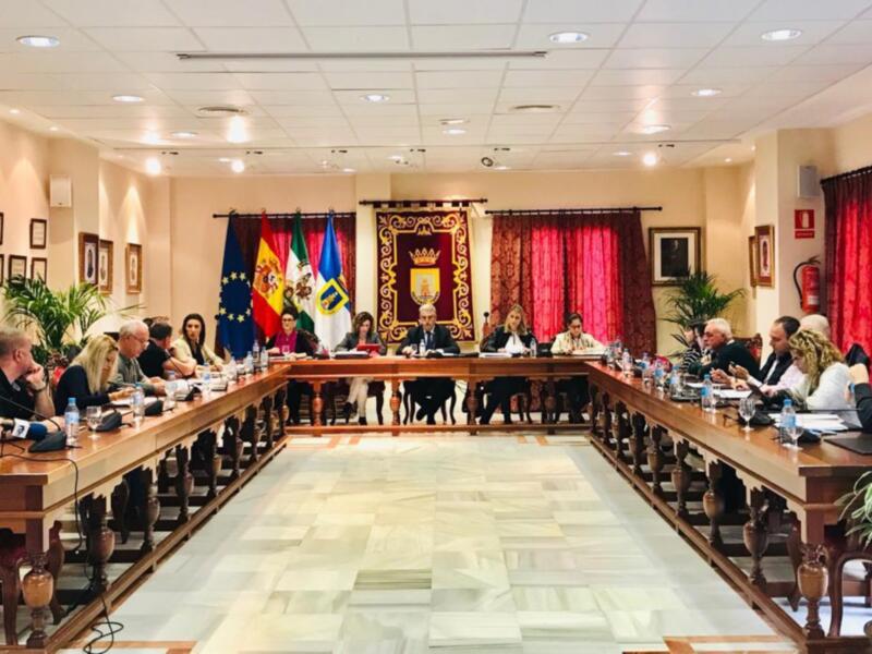 El pleno acuerda poner a disposición de la Junta la parcela para las obras de ampliación del colegio Los Argonautas