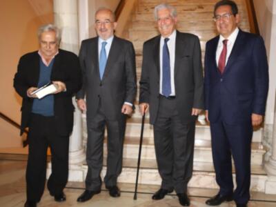 Mario Vargas Llosa acudió a Sevilla para clausurar el Congreso de Academias de la lengua