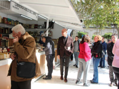 Feria del Libro Antiguo y de Ocasión, que hoy ha abierto sus puertas tras el pregón inaugural celebrado anoche, que corrió a cargo de Luis Alberto de