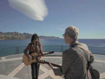Un país para escucharlo 'Un país para escucharlo': Vanesa Martín y La Shica guían a Ariel Rot por Málaga y Ceuta