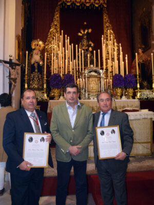 La Hermandad de San Isidoro de Sevilla, celebró los 75 y 50 aniversarios de un grupo de hermanos.