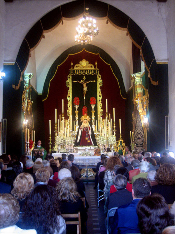 Procesión  claustral de María Stma. De las Angustias y el Cristo de la Vera- cruz Ilipense