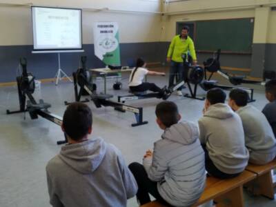 El programa 'El remo en clase', en el IES Torreblanca de Sevilla