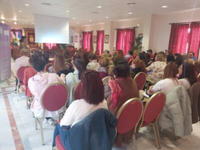 Una charla sobre prevención de la violencia de género ha continuado hoy con los actos del Día Internacional de las Mujeres en Chipiona