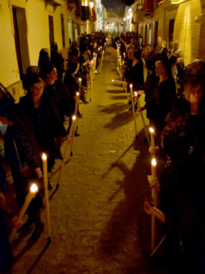 Hoy es Jueves Santo en Alcalá del Río con actos en las redes sociales.