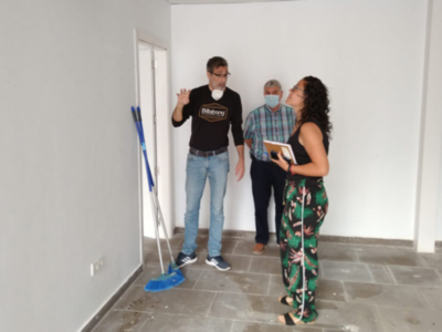  Laura Román supervisa las instalaciones del Edificio San Fernando que se preparan para acoger el área de Planificación
