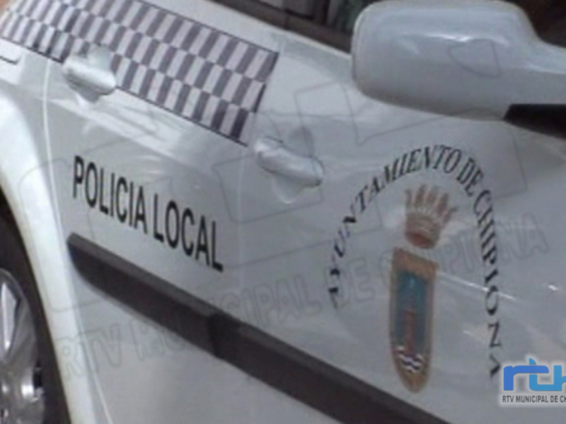 Vehículo de policía local del Ayuntamiento de Chipiona, España.