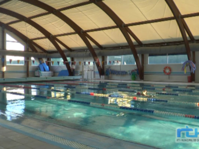 La piscina municipal de Chipiona amplía su oferta con cursos para niños de 3 a 6 años