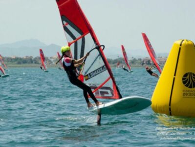 Tridente del Náutico Sevilla en el Campeonato del Mundo juvenil de la clase iQFoil