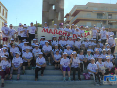 Chipiona pone en primer plano la salud de las mujeres con una marcha y un taller de pilates en la playa de Regla