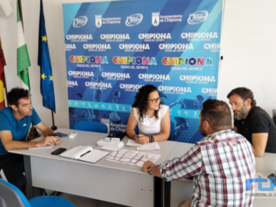 Deportes estudia con la EUC de Costa Ballena Chipiona las instalaciones y futuros eventos en la urbanización
