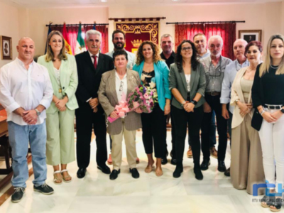Caridad Miranda Carrera ha recibido hoy su homenaje como Mujer Rural de Chipiona en reconocimiento a su trayectoria como agricultora y viticultora