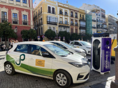 El Ayuntamiento de Sevilla ha adjudicado a cuatro empresas de una red de recarga de vehículos eléctricos con 350 puntos dobles