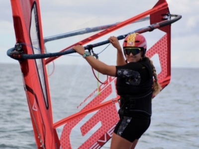 Pilar Lamadrid se estrena en los iQFoil International Games 2023
