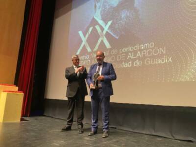 Ángel Expósito recibe el XX Premio Nacional de Periodismo Pedro Antonio de Alarcón