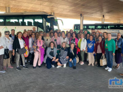 55 personas usuarias del Centro de la Tercera Edad de Chipiona asistieron ayer a la Feria del Mayor Activo en Jerez de la Frontera