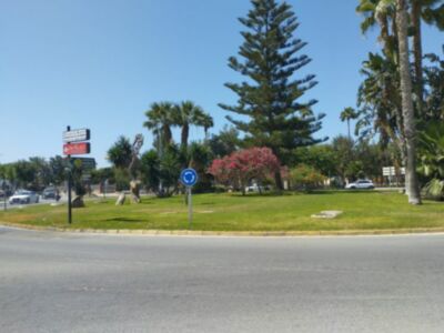 Mejoras en la biblioteca y aceras y reurbanización de rotondas y calles en el PFEA 2023 de Chipiona
