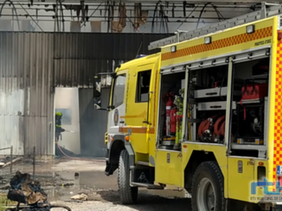 Un incendio asola una nave agrícola en Las Manchuelas