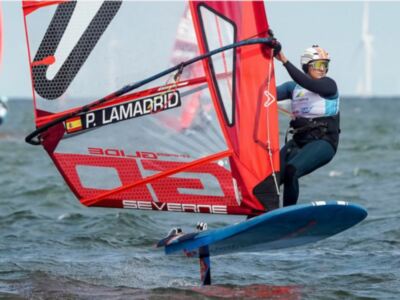 Pilar Lamadrid sella el pasaporte olímpico para España en la clase iQFoil