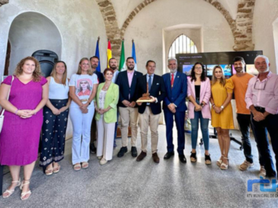 La Agencia Pública de Puertos de Andalucía recibe un reconocimiento en la celebración del Día del Turismo en Chipiona 