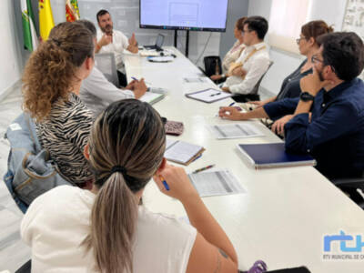 Luis Mario Aparcero y Laura Román se reúnen con Francisco Moreno para abordar varias cuestiones relacionadas con el sector agrícola 
