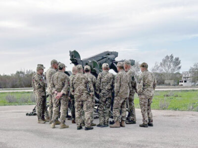 Militares de las Fuerzas Armadas de ucrania recibe  curso en Sevilla relacionada con  los misiles HAWK.