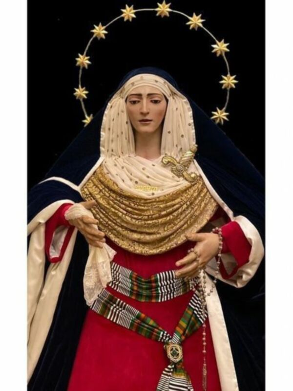 Maria Santisima  de la Esperanza de Alcalá del Río vestida para la Cuaresma en Tiempo de penitencia, ayuno y abstinencia