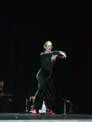 La bailaora y concertista de castañuelas Reyes León protagonizó una gala benéfica en el Cartuja Center de Sevilla