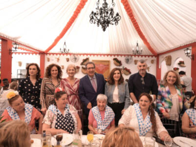 La Fundación Cajasol inaugura la Feria de Abril con su tradicional almuerzo en el Real con entidades sociales y asociaciones