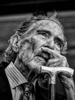 El año pasado a los 92 años se fue de este valle de lágrimas el muy lúcido , polémico escritor, poeta y dramaturgo Antonio Gala