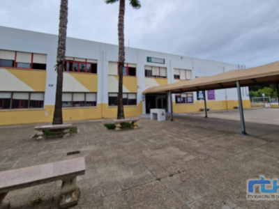 Casi 1.500 estudiantes de Secundaria, Bachillerato, Ciclos Formativos y Educación de Adultos han comenzado hoy el curso en Chipiona  