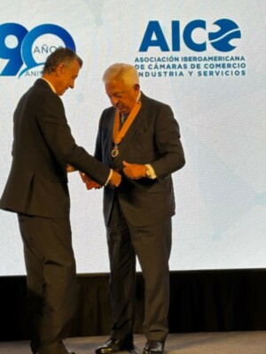 Francisco Herrero recibe la Medalla de Oro de AICO y es nombrado presidente de honor