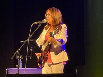 La voz y los versos de la destacada representante de la nova trova cubana Liuba María Hevia emocionaron en Chipiona