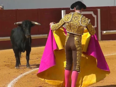 Canal Sur Televisión retransmite este domingo la novillada con picadores de la localidad onubense de Niebla