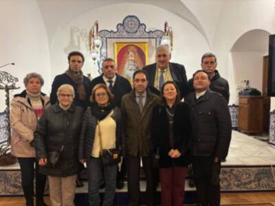   Con el salón de Cabildos de la Casa de la Virgen lleno, se presentó en la tarde de ayer el libro "Setefilla en la Magna de Sevilla 2024" 